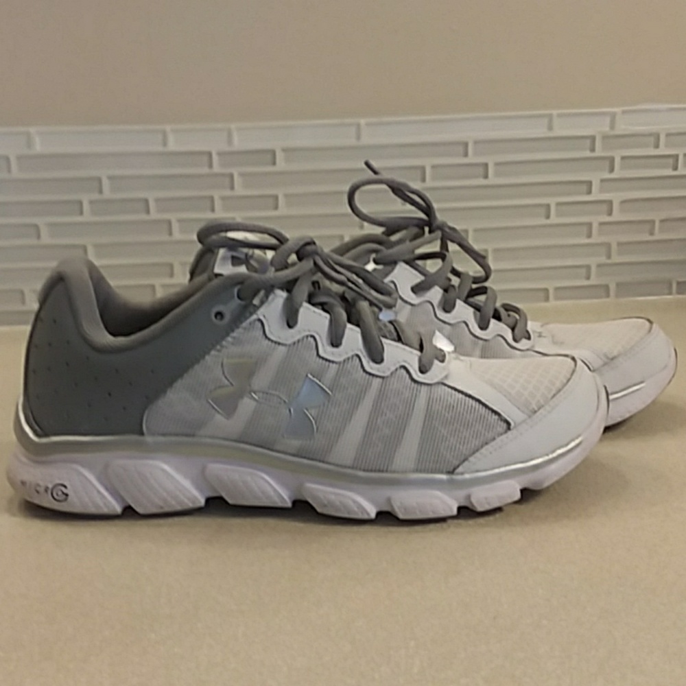 Under Armour Sneakers